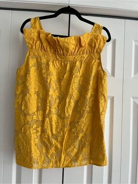 Yellow Floral Textured Sleeveless Top, size XL.
